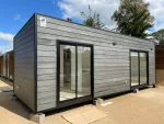 Cabaña Modular Edison – 8x3m con Dormitorio y Baño Completo